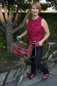 Yes, it's true. Sarah does errands in heels on her 1973 CCM Elan. 